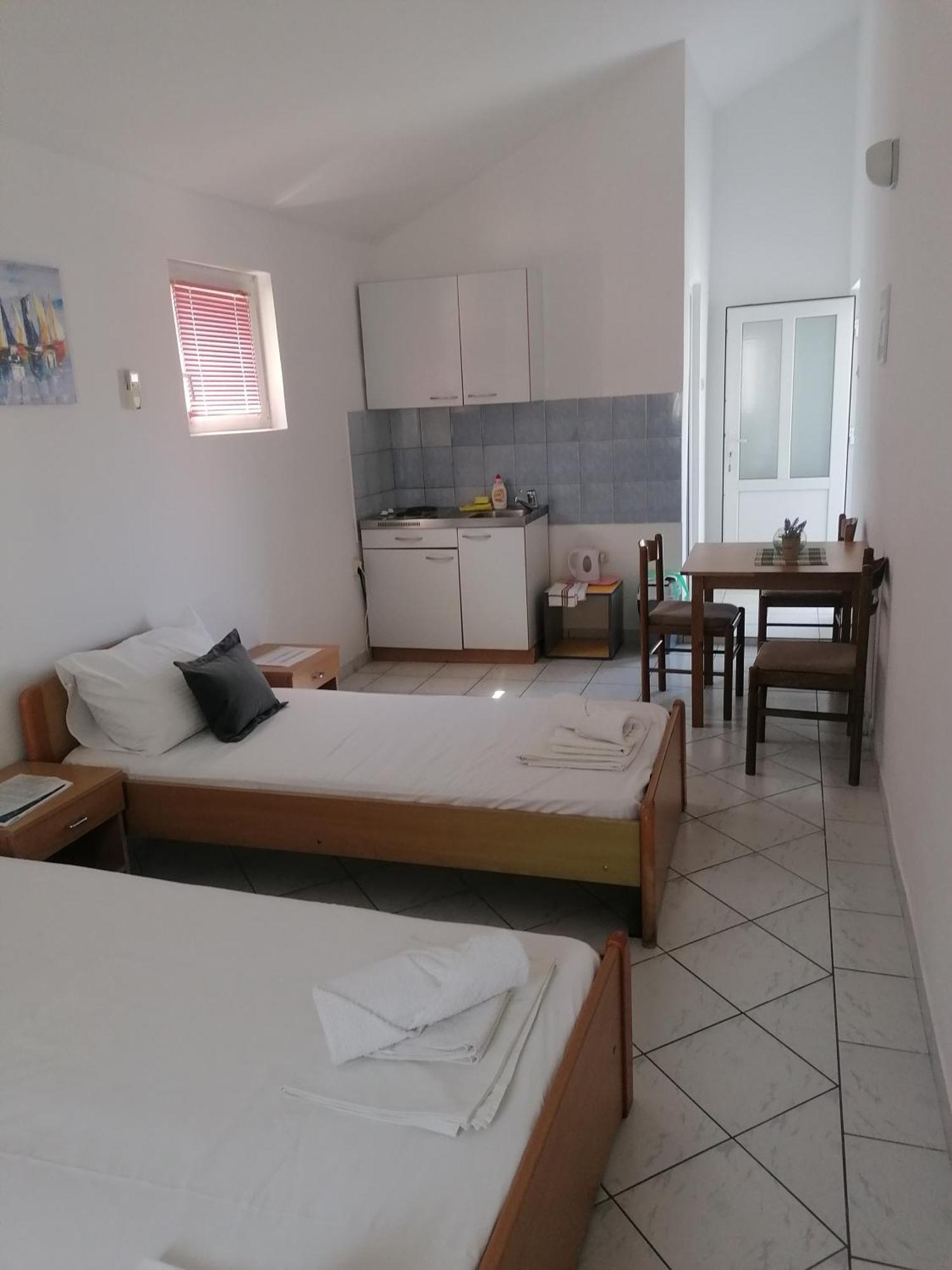 Iva Apartments Подаца Экстерьер фото