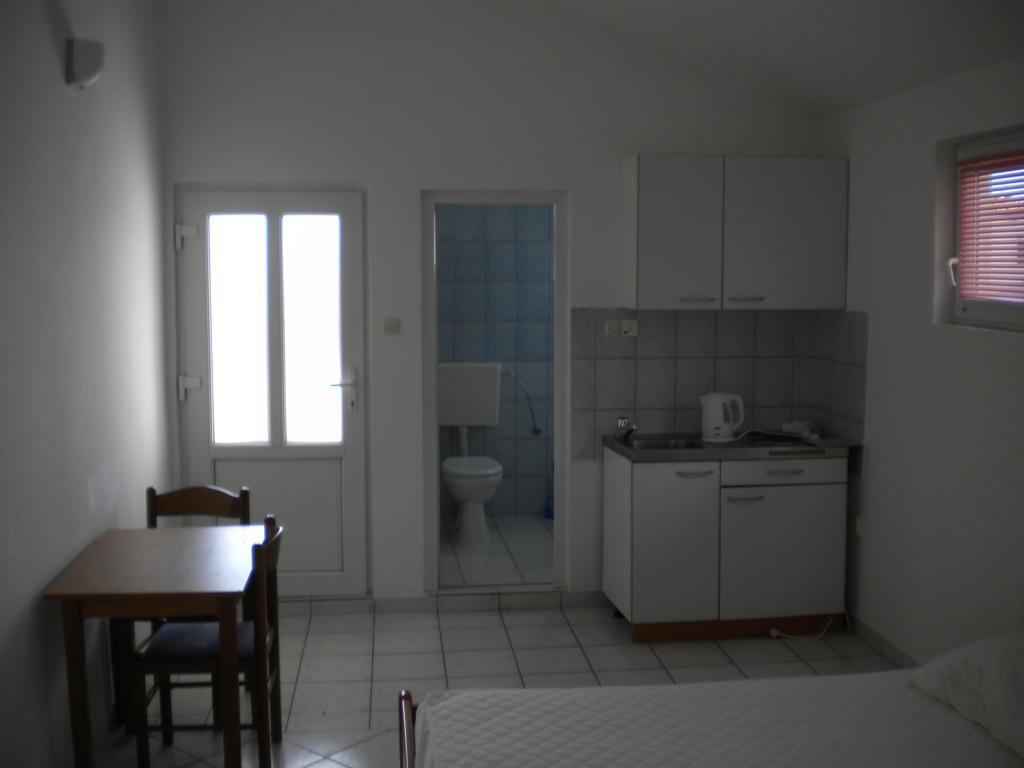 Iva Apartments Подаца Экстерьер фото